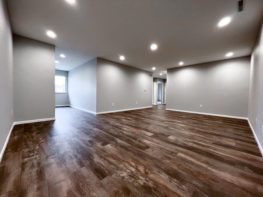2322 College St, Unit 10 in Cedar Falls, IA - Building Photo