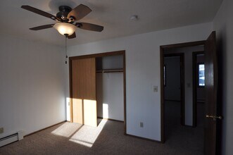 1320 27th Ave S in Moorhead, MN - Building Photo - Building Photo