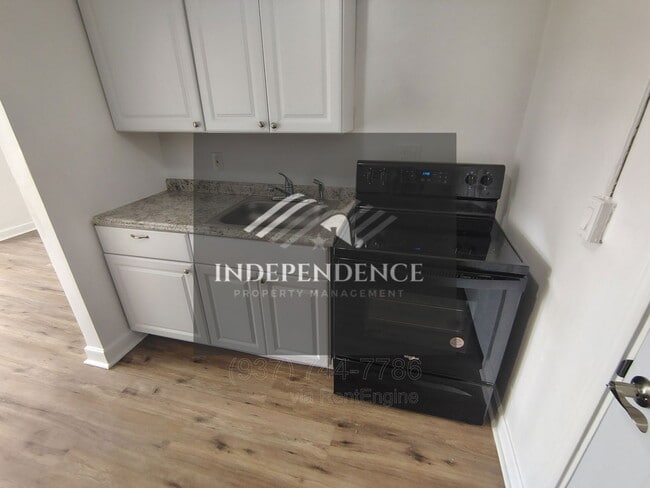 408 N Wayne St in Piqua, OH - Foto de edificio - Building Photo