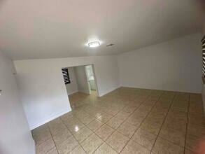 4131 SW 54th Ct-Unit -2 in Fort Lauderdale, FL - Building Photo - Building Photo