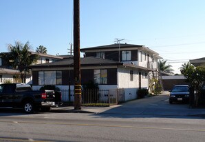 11118 S Inglewood Ave Apartments