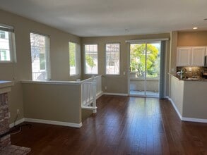 12087 World Trade Dr, Unit 1 in San Diego, CA - Building Photo - Building Photo