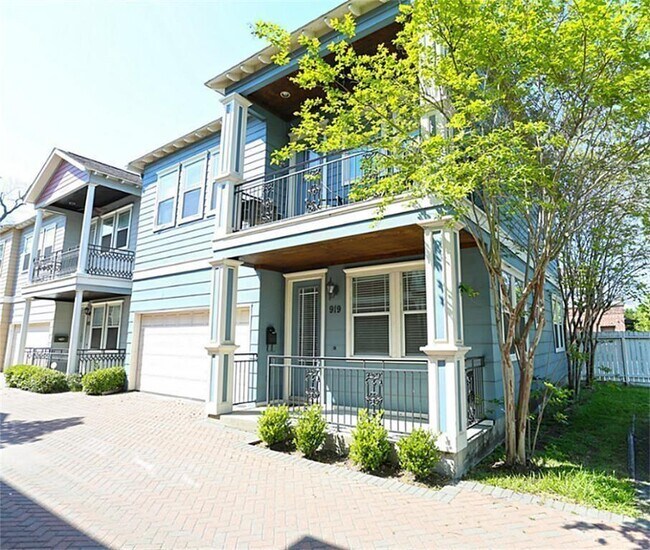 property at 919 Yale St