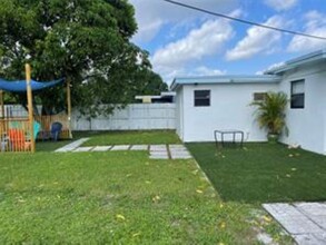 1630 NW 13th Ct in Fort Lauderdale, FL - Foto de edificio - Building Photo
