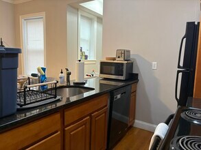 23 Saint Lukes Rd in Boston, MA - Foto de edificio - Building Photo