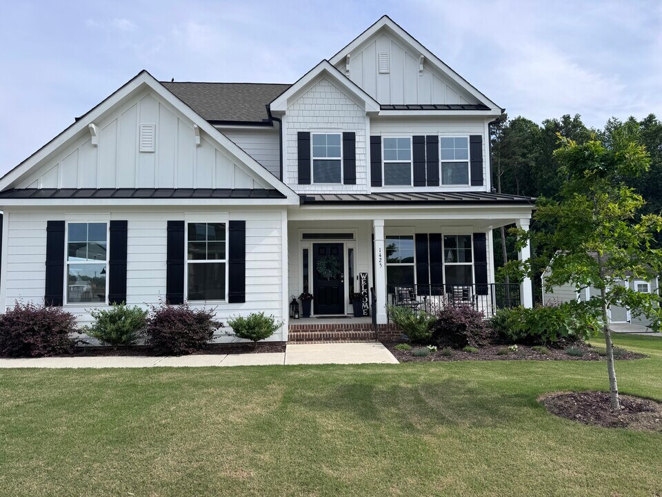 1425 White Spruce Dr in Willow Spring, NC - Building Photo