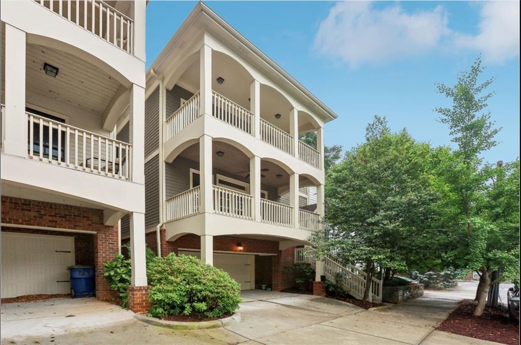 737 St Charles Ave NE in Atlanta, GA - Building Photo