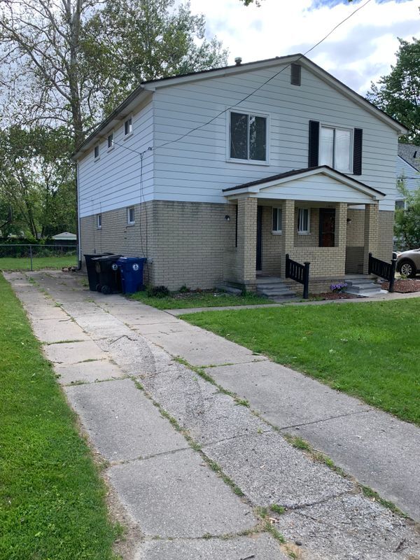12036 San Jose Ave in Redford, MI - Building Photo - Building Photo