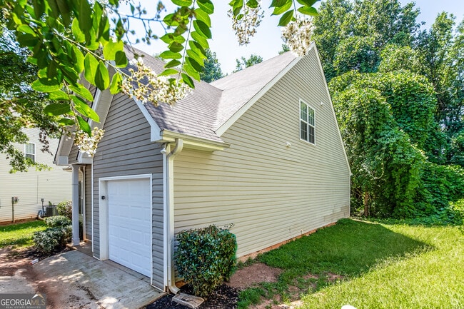 4243 Chestnut Lake Ave in Stonecrest, GA - Building Photo - Building Photo