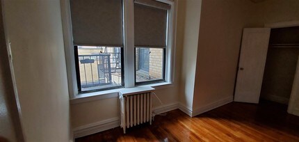 117 Kensington Ave-Unit -405 in Jersey City, NJ - Foto de edificio - Building Photo