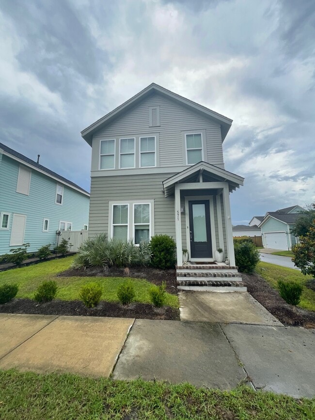 property at 571 Cross Park Ln