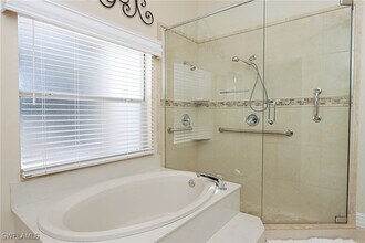 242 Belville Blvd in Naples, FL - Foto de edificio - Building Photo