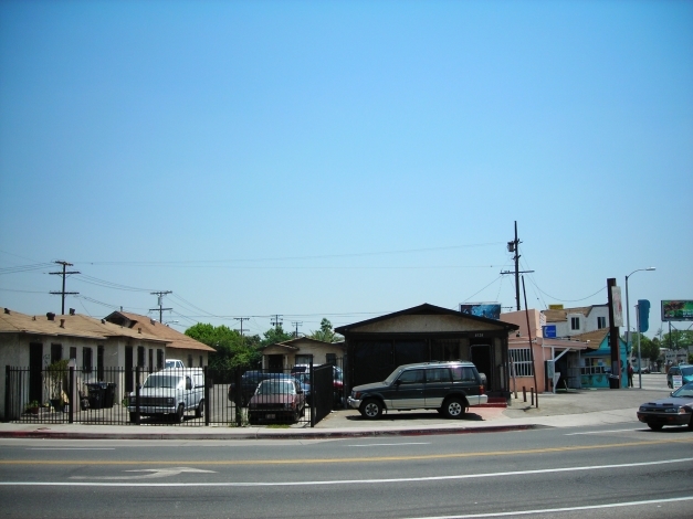 1501 Firestone Blvd in Los Angeles, CA - Building Photo