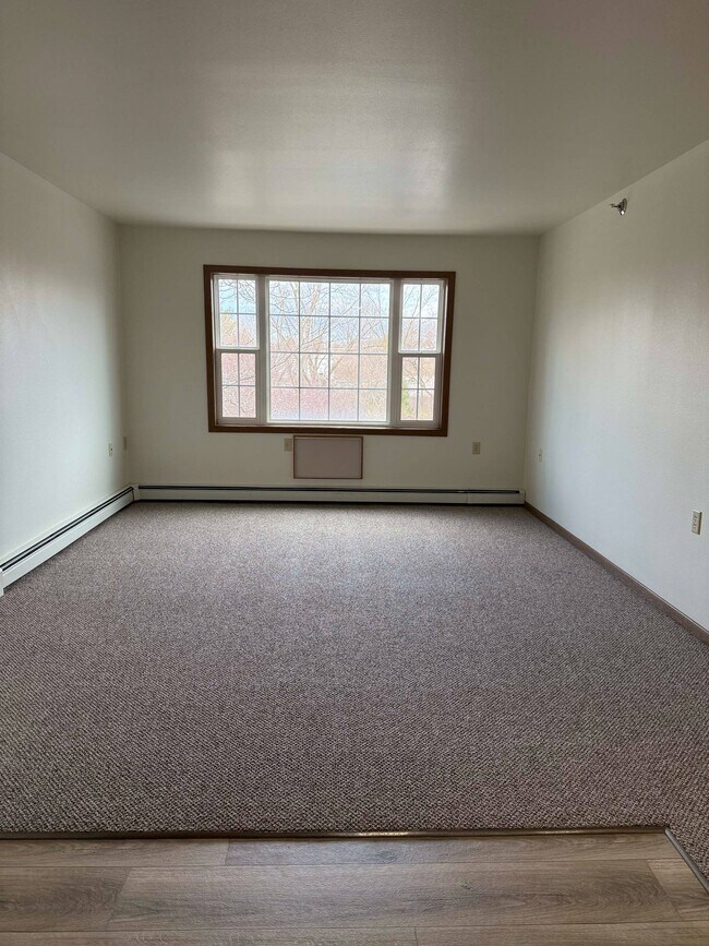 840 Weinert Rd in West Bend, WI - Building Photo - Building Photo