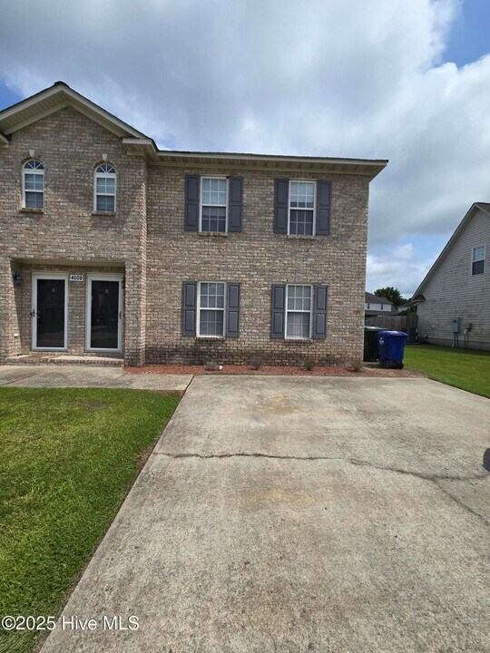 4009 Lucerne Ct in Winterville, NC - Building Photo