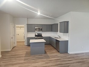 11751 SWEEPING LN in Guthrie, OK - Building Photo - Building Photo