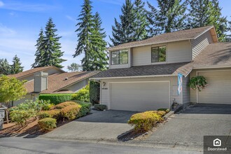 16183 SE 33rd Cir, Unit 33rd in Bellevue, WA - Foto de edificio - Building Photo