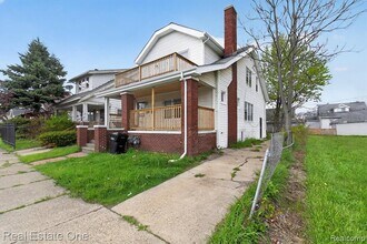 13910 Kentucky St in Detroit, MI - Building Photo - Building Photo
