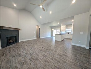 9 Langholm Cir in Bella Vista, AR - Building Photo - Building Photo