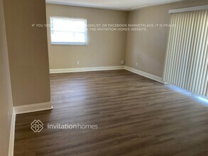 2240 Kansas St in Titusville, FL - Foto de edificio - Building Photo