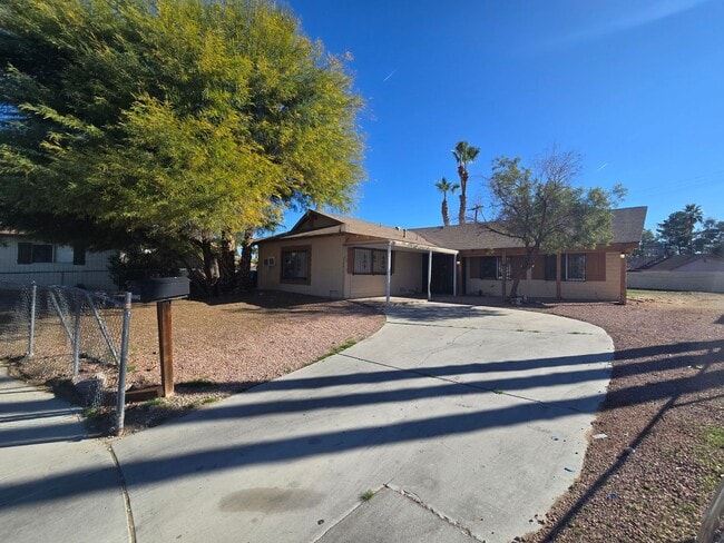 1524 Vala Cir in Las Vegas, NV - Building Photo - Building Photo