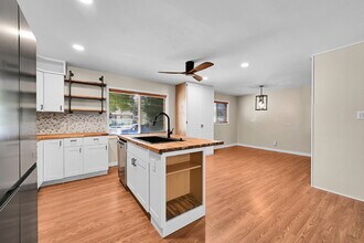 1605 Rosemont Dr in Colorado Springs, CO - Building Photo - Building Photo