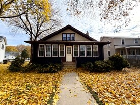 323 S Janesville St in Whitewater, WI - Building Photo