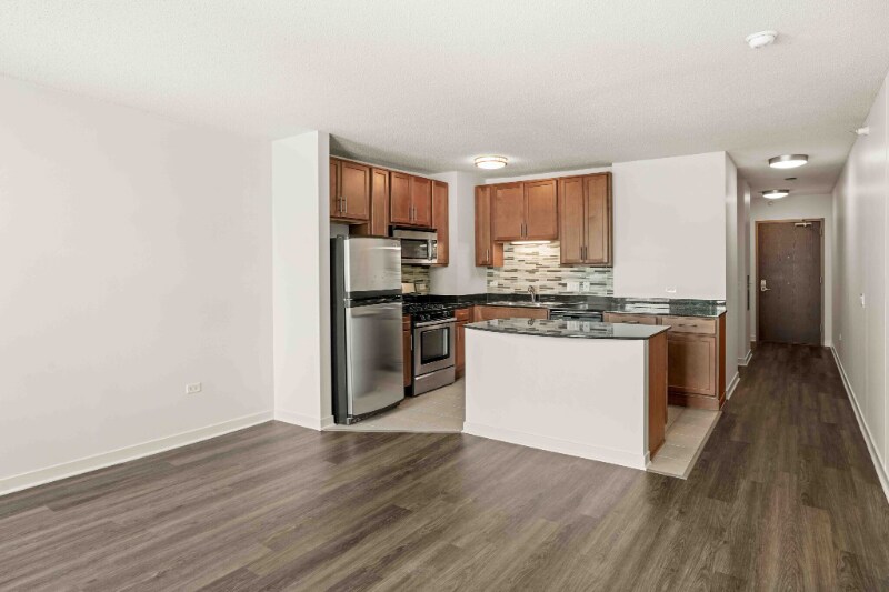390 N Jefferson St in Chicago, IL - Building Photo