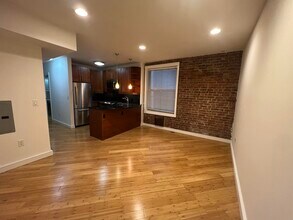 324 Baldwin Ave in Jersey City, NJ - Building Photo - Building Photo
