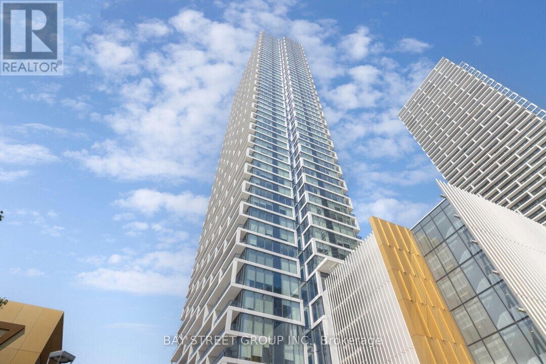 5-4605 Buttermill Ave. in Vaughan, ON - Building Photo