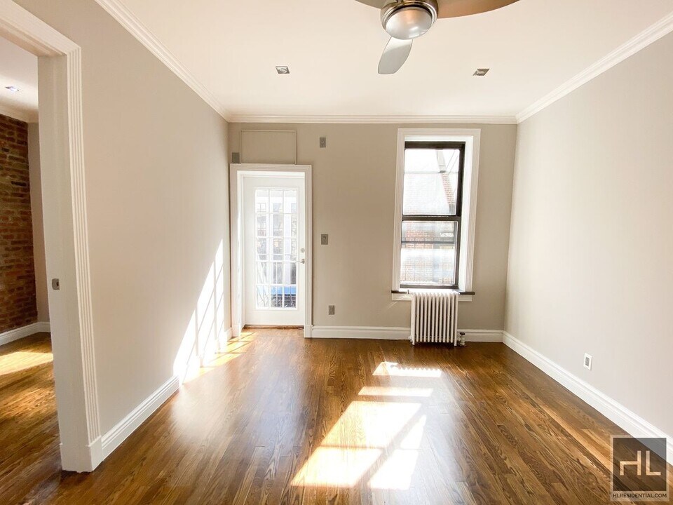 East 18th Street in New York, NY - Building Photo