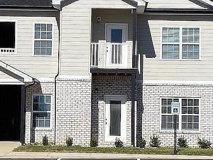property at 367 Hillview Mls Blvd