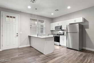 2245 N Dayton St-Unit -7 in Phoenix, AZ - Building Photo - Building Photo