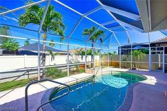 695 98th Ave N in Naples, FL - Building Photo - Building Photo