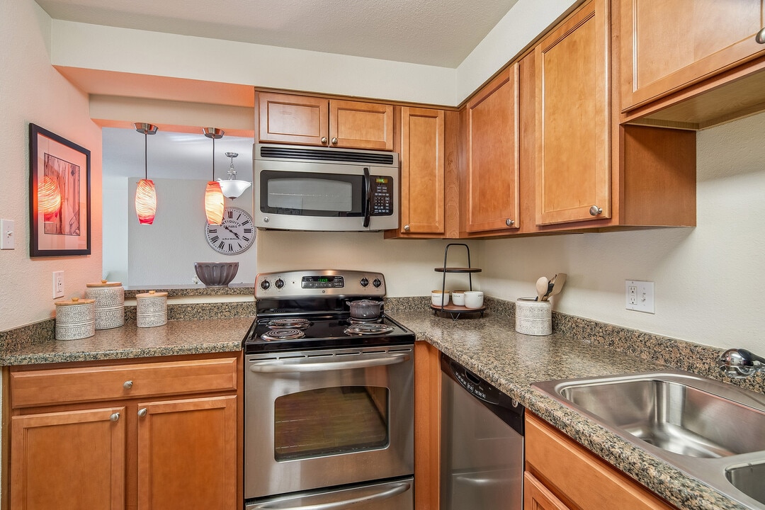 ReNew Kennedy Park in Denver, CO - Foto de edificio