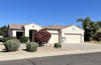2560 E Toledo Ct in Gilbert, AZ - Building Photo - Building Photo