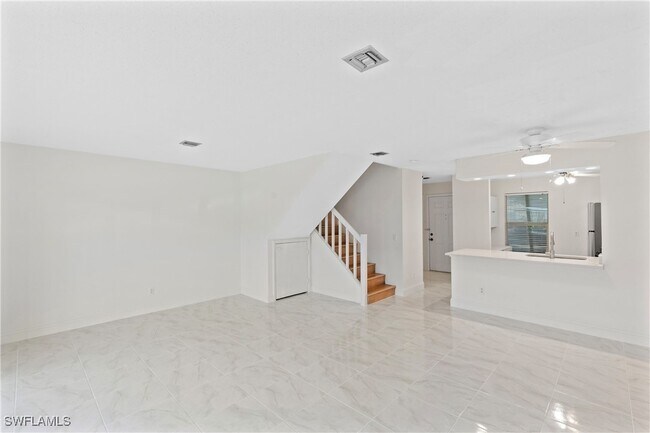25500 Cockleshell Dr in Bonita Springs, FL - Building Photo - Building Photo