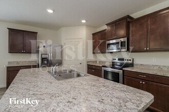 893 Taluga Ave SE in Palm Bay, FL - Foto de edificio - Building Photo