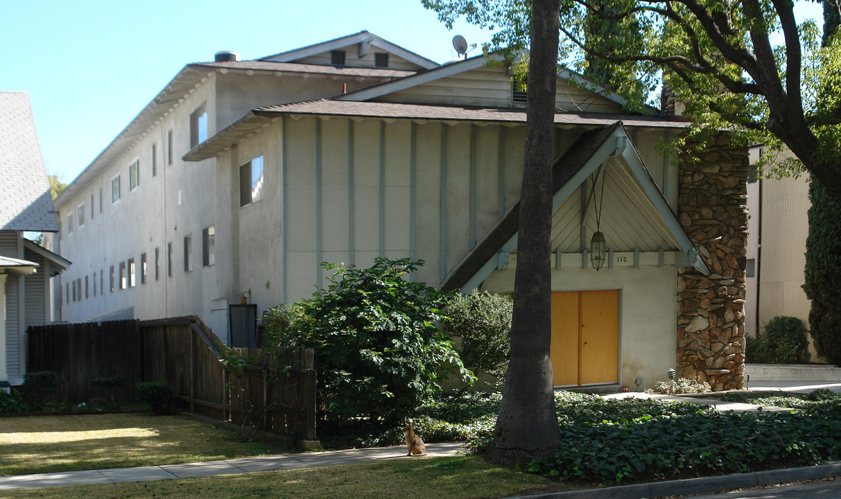 110 Bonnie Ave in Pasadena, CA - Building Photo