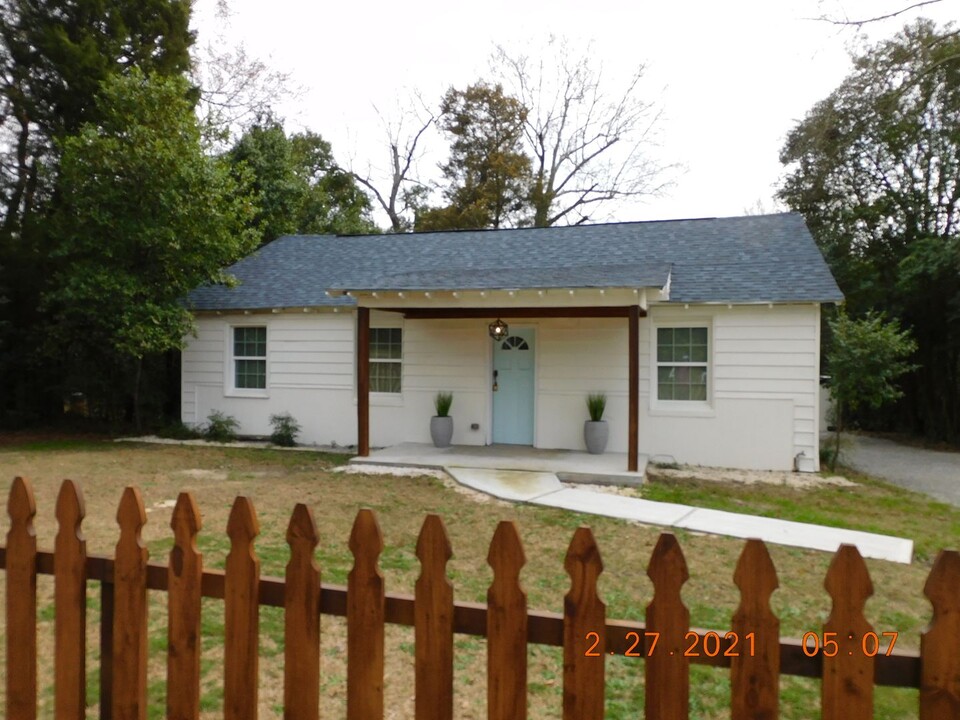 1332 Hillridge Dr in Macon, GA - Building Photo