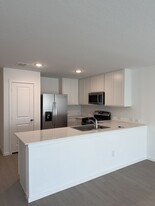 563 River Run Wy in San Antonio, TX - Building Photo