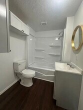 16625 S Broadway St in Moores Hill, IN - Foto de edificio - Building Photo