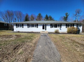 65 W High St in Somersworth, NH - Building Photo