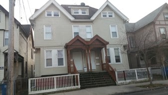 142-144 Portsea St in New Haven, CT - Building Photo