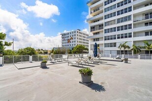 1160 N Federal Hwy, Unit 520 in Fort Lauderdale, FL - Building Photo