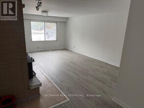 207 Bayview Ave in Georgina, ON - Building Photo - Building Photo