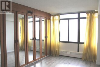 3300 Don Mills Rd in Toronto, ON - Building Photo - Building Photo