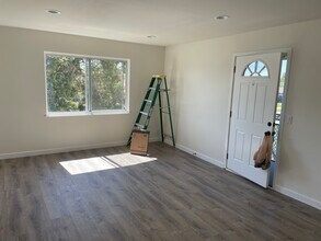 2912 Peppertree Ln, Unit C in Costa Mesa, CA - Building Photo - Building Photo