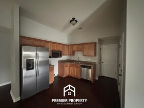 5560 Falling Bark Dr in Memphis, TN - Building Photo - Building Photo