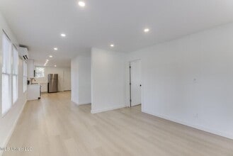 270 Mc Donnell Ave in Biloxi, MS - Building Photo - Building Photo